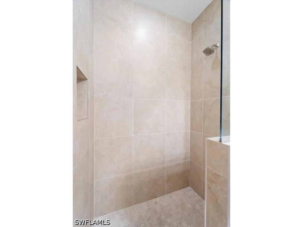 732 7th Avenue N Naples FL 34102 226021095 image20