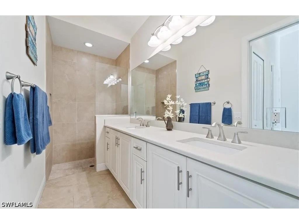 732 7th Avenue N Naples FL 34102 226021095 image4