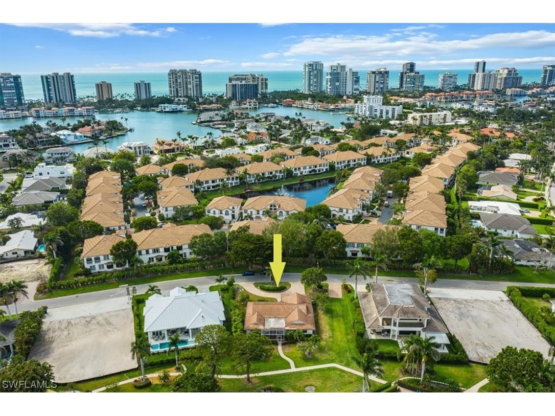 732 Park Shore Court Naples FL 34103 223022640 image1