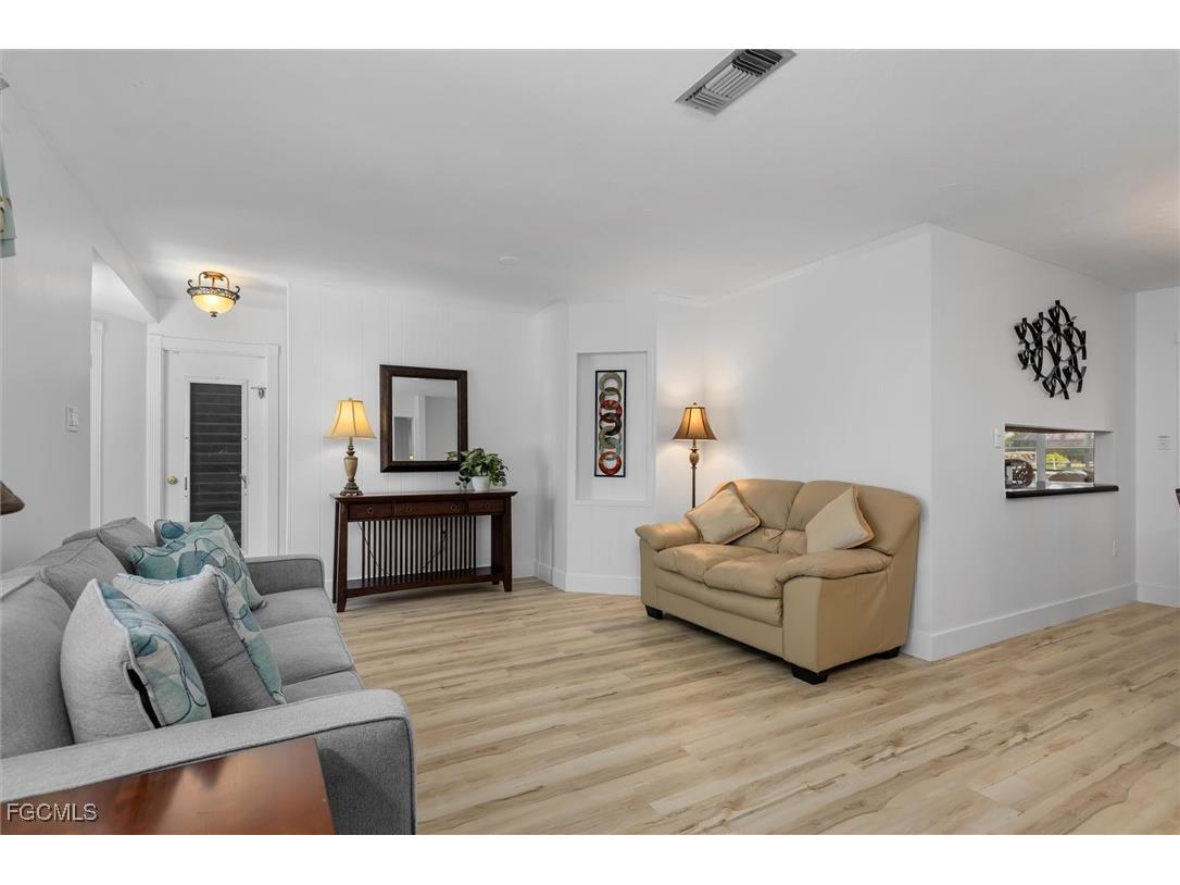 732 Santa Margerita Lane Punta Gorda FL 33950 2025004245 image3