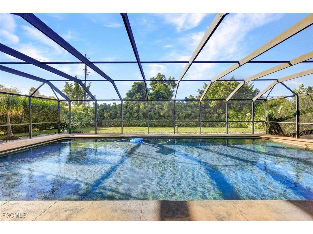 732 Sesame Court Cape Coral FL 33904 2025006454 image1