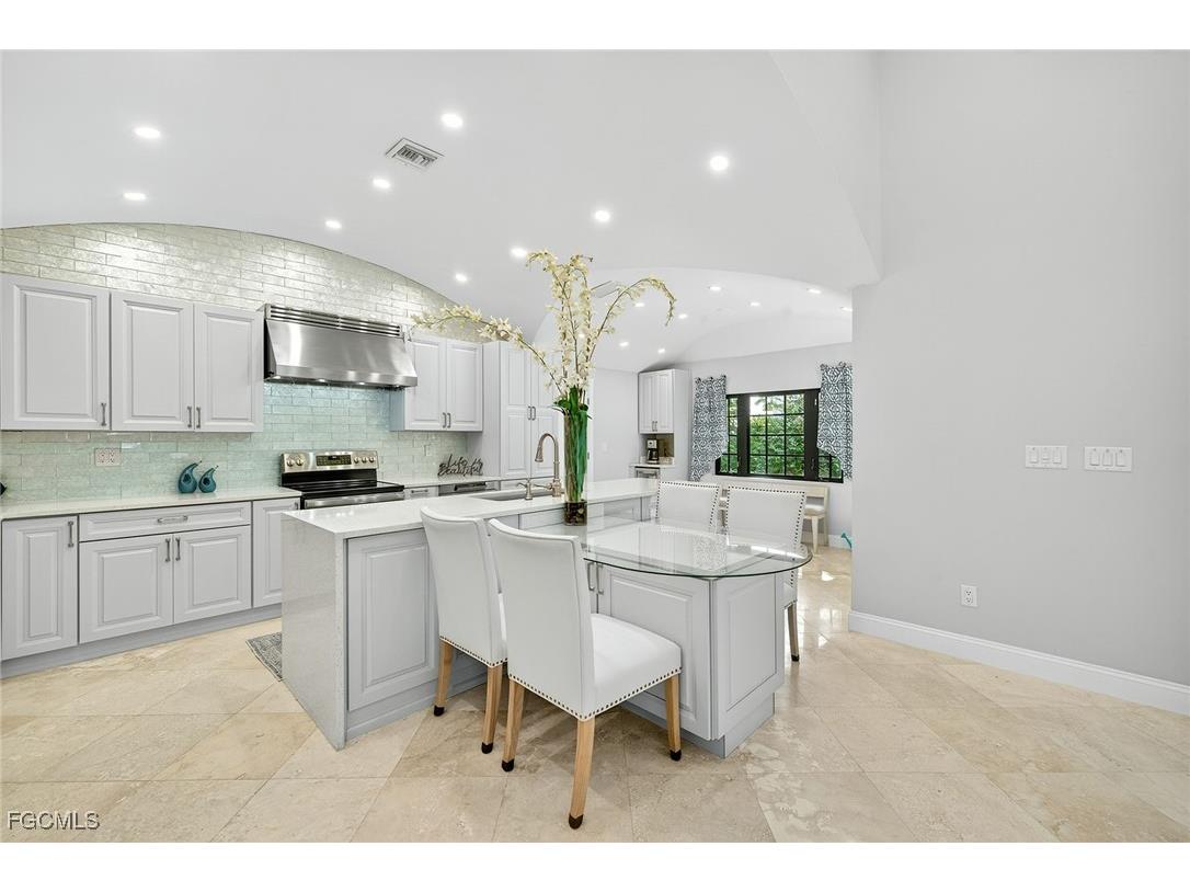 732 Windlass Way Sanibel FL 33957 2025016277 image12