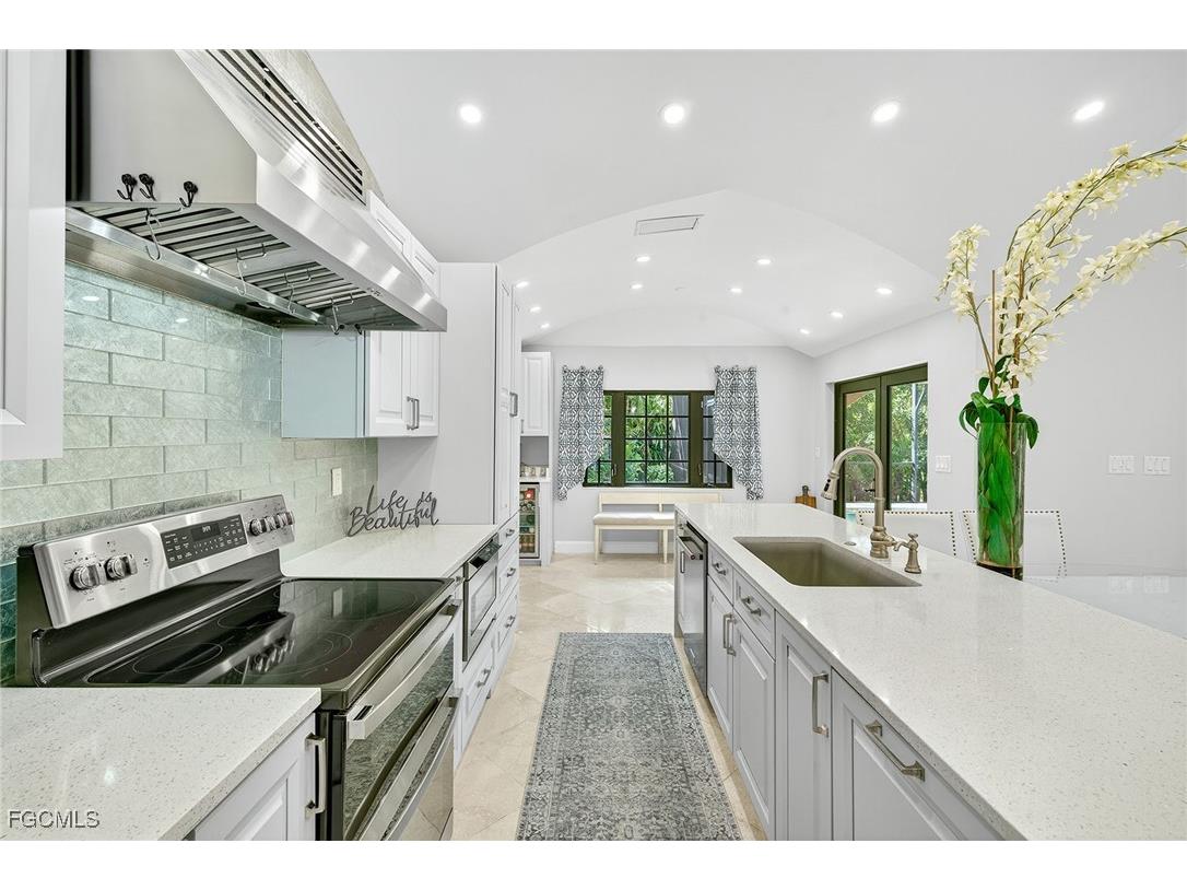 732 Windlass Way Sanibel FL 33957 2025016277 image14