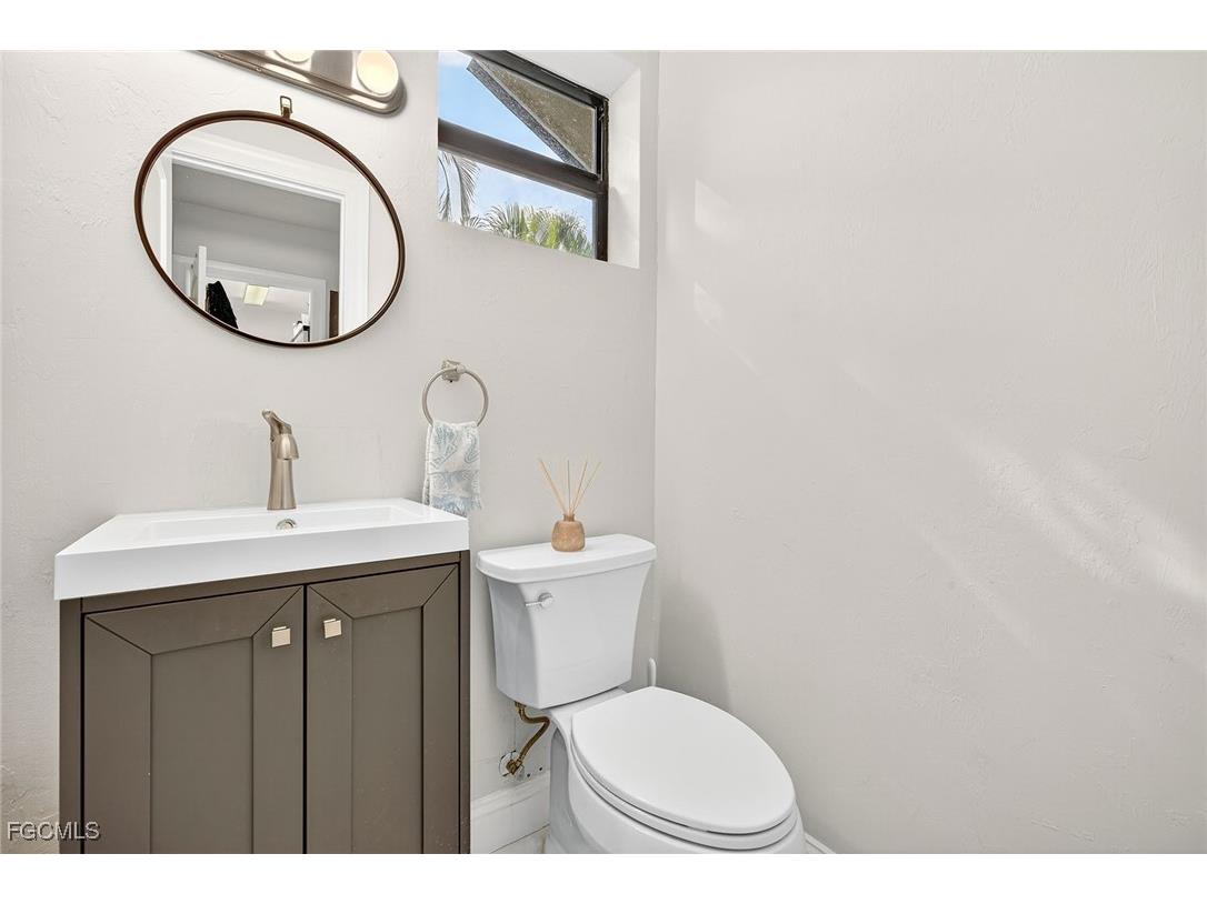 732 Windlass Way Sanibel FL 33957 2025016277 image35