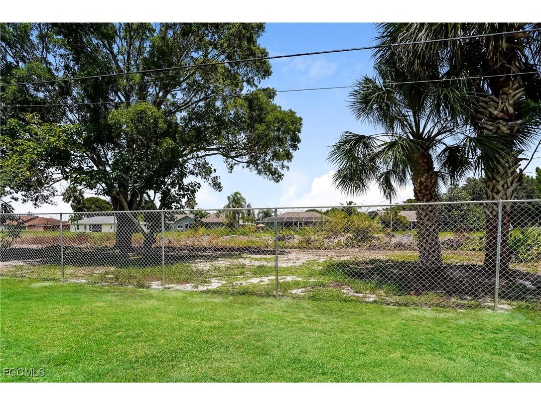 7323 Barragan Road Fort Myers FL 33967 2025014275 image15