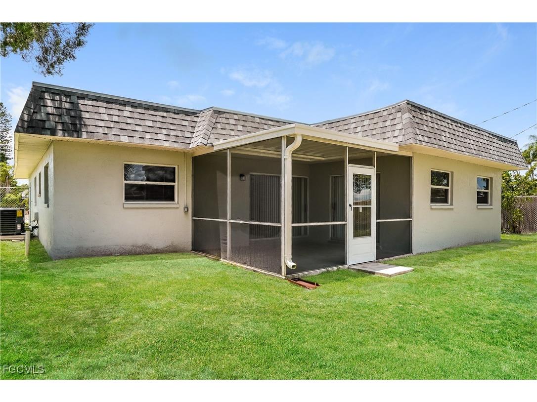 7323 Barragan Road Fort Myers FL 33967 2025014275 image16