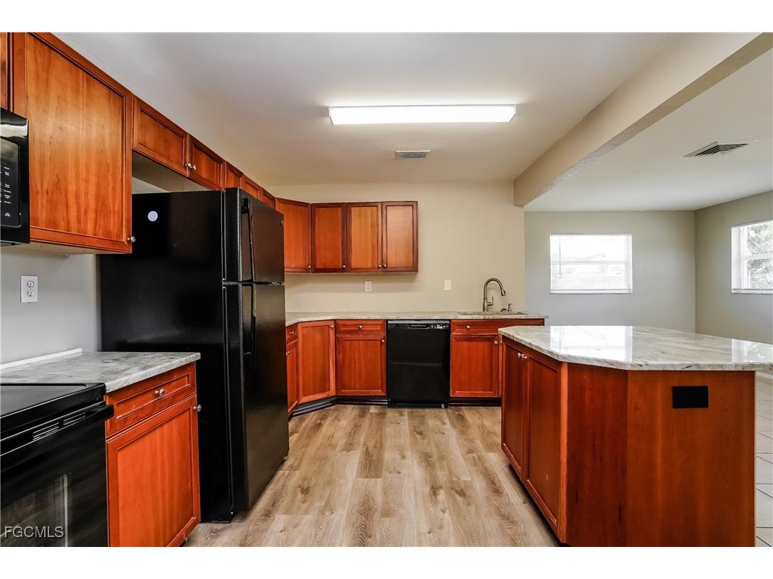 7323 Barragan Road Fort Myers FL 33967 2025014275 image6