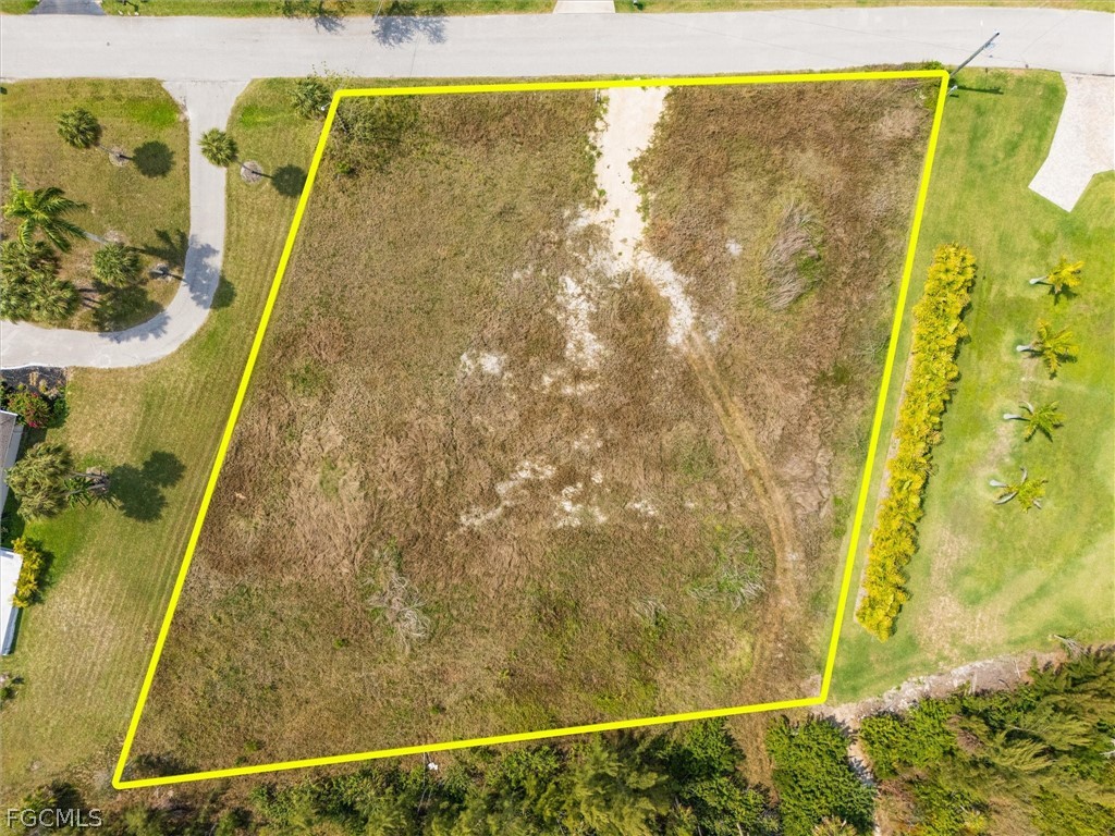 7324 Lake Drive Fort Myers FL 33908 2026012739 image1