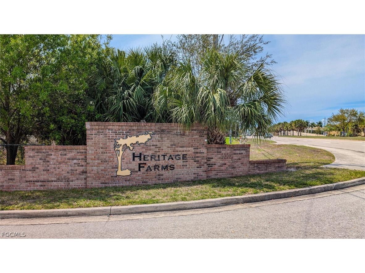 7324 Lake Drive Fort Myers FL 33908 2026012739 image4