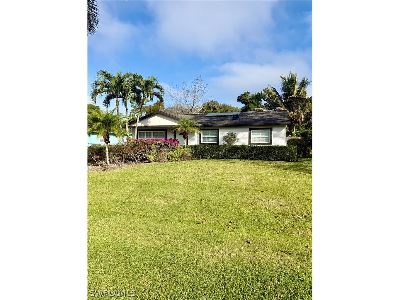 733 Pine Cone Lane Naples FL 34104 226007679 image2