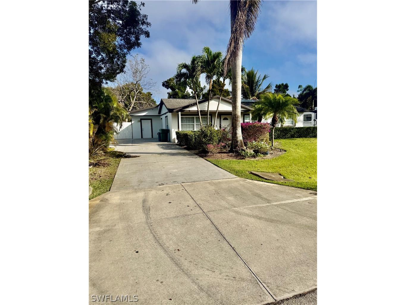 733 Pine Cone Lane Naples FL 34104 226007679 image4