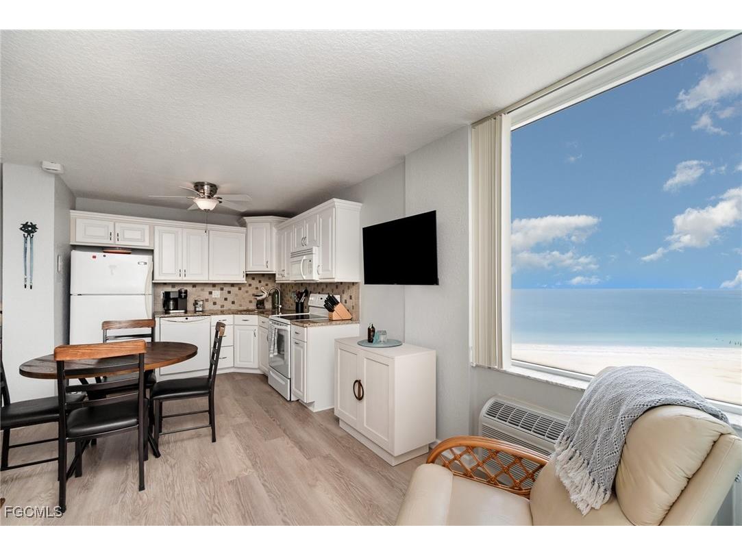 7330 Estero Boulevard #906 Fort Myers Beach FL 33931 2025020762 image1