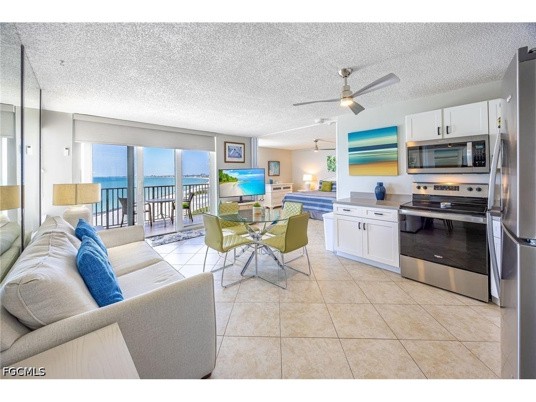 7330 Estero Boulevard #PH4 Fort Myers Beach FL 33931 2026019544 image2