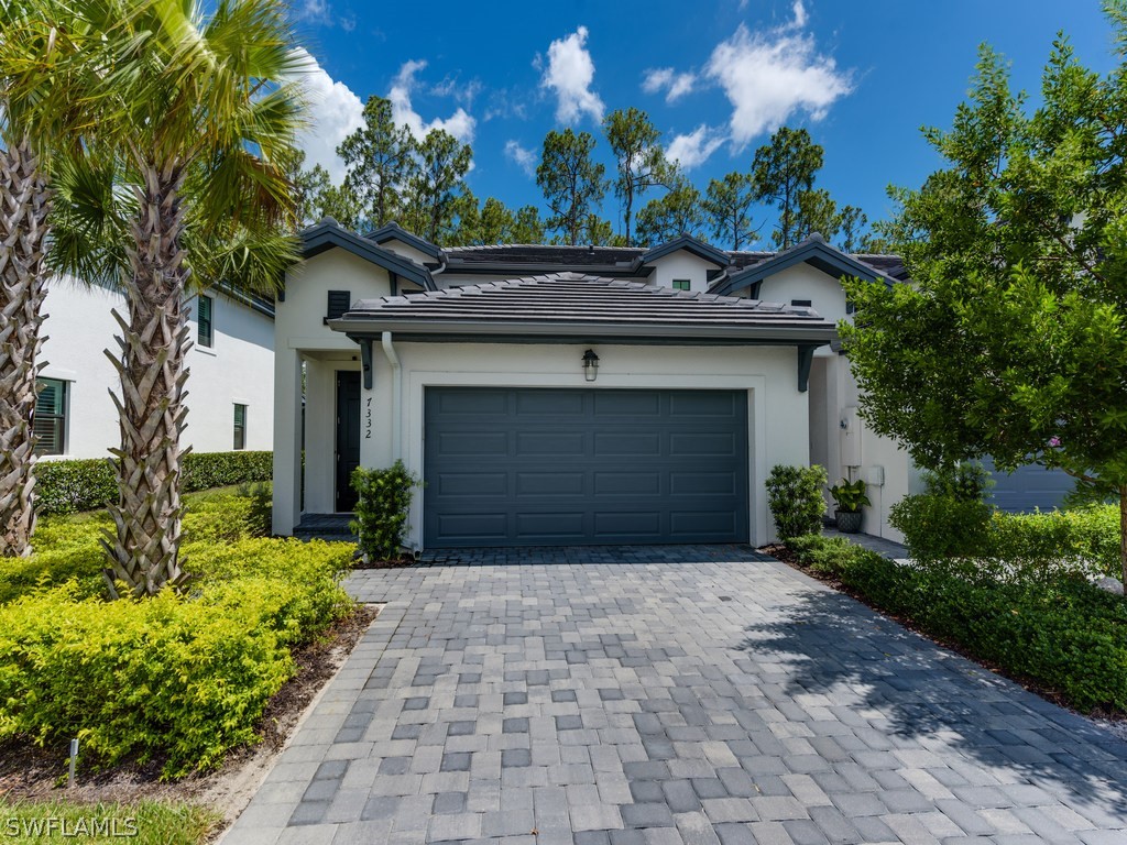 7332 Rockefeller Drive Naples FL 34119 222052202 image1