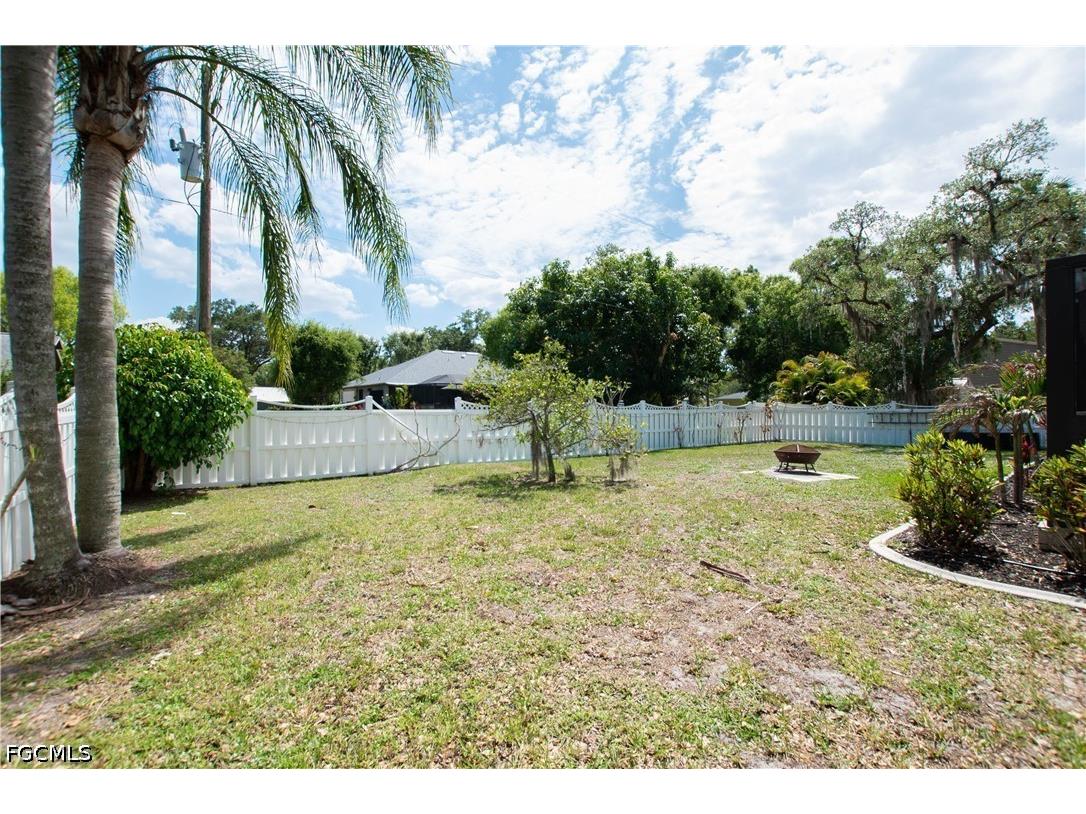 7332 Sean Lane North Fort Myers FL 33917 2026017629 image39