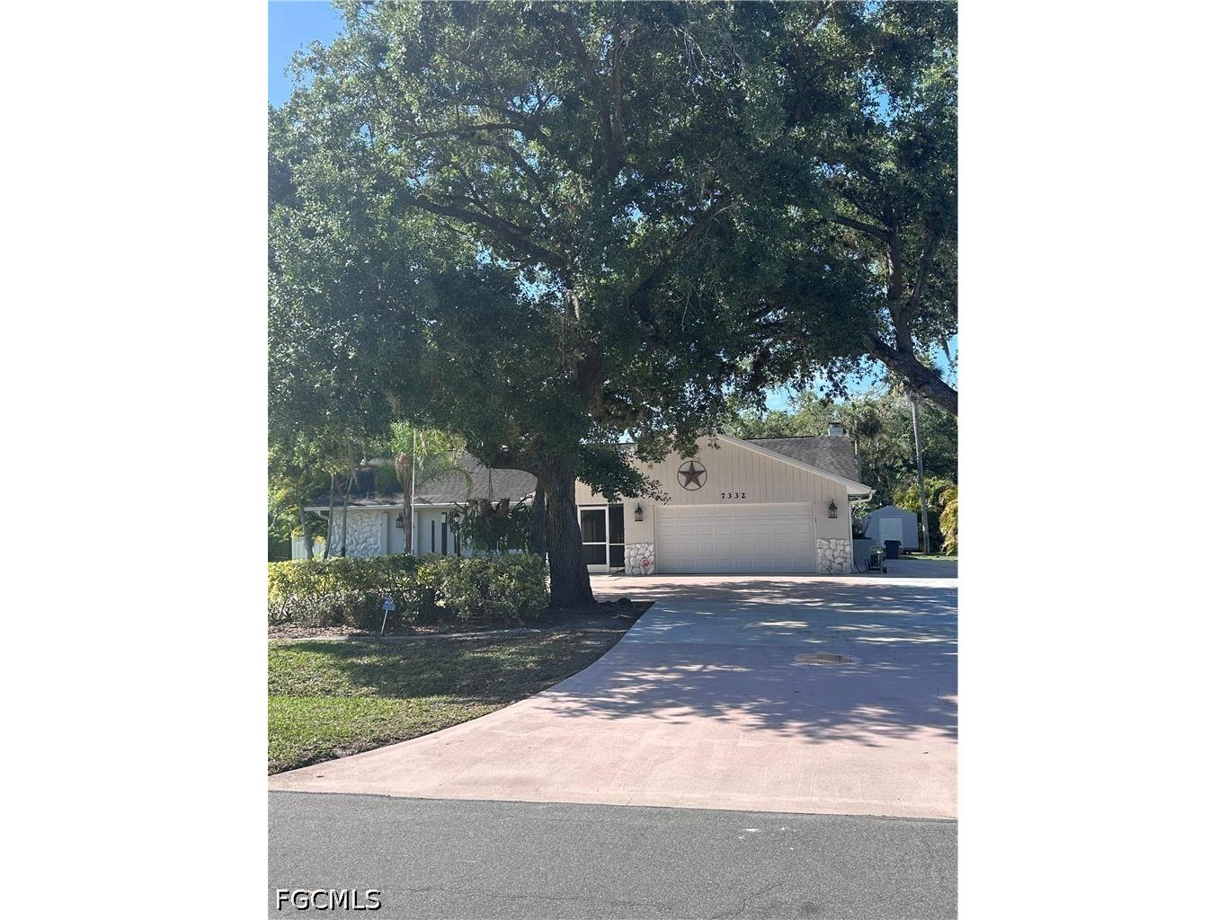 7332 Sean Lane North Fort Myers FL 33917 2026017629 image4