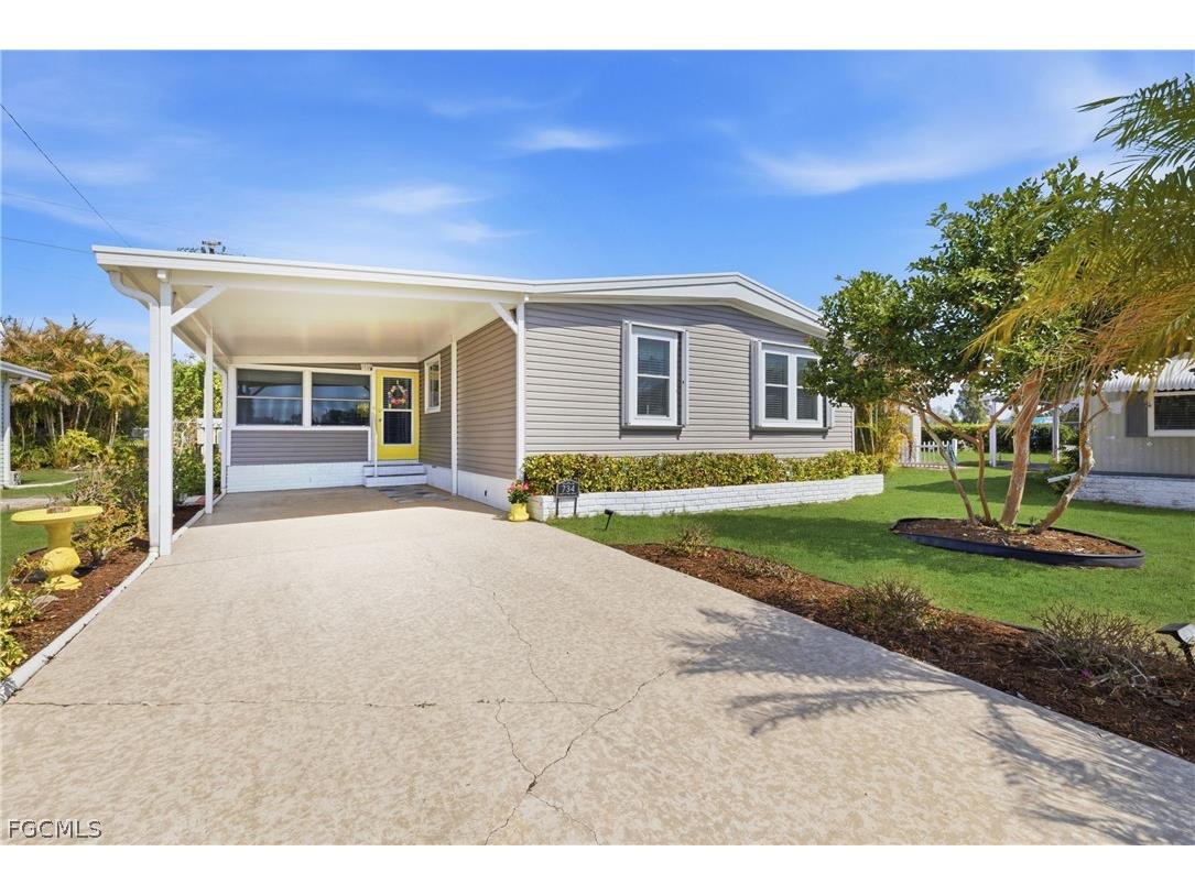 734 Knotty Pine Circle North Fort Myers FL 33917 2026009886 image1