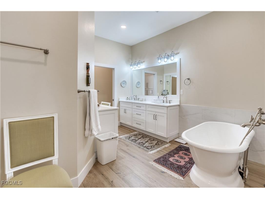 734 Sand Dollar Drive Sanibel FL 33957 2025020027 image25