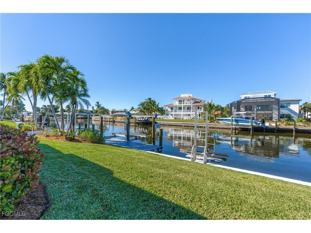 734 Sand Dollar Drive Sanibel FL 33957 2025020027 image45