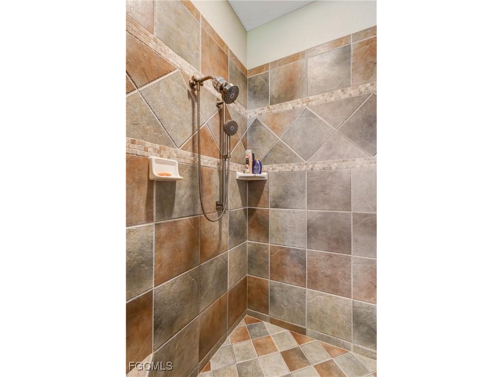 735 Elisa Drive Punta Gorda FL 33950 2025011546 image17