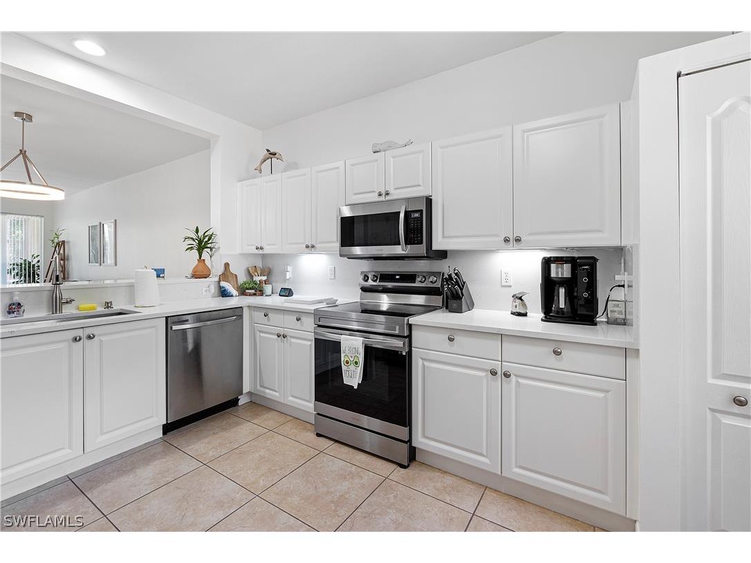 735 Luisa Lane #819-1 Naples FL 34104 222082204 image1