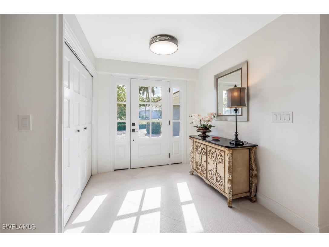 735 Parkview Lane Naples FL 34103 225081805 image3