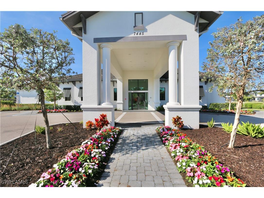 7352 Rockefeller Drive Naples FL 34119 225083391 image1