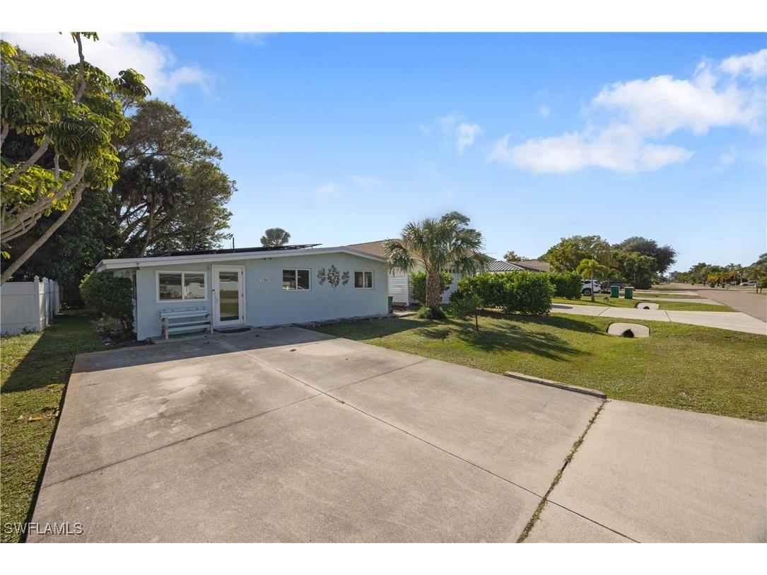 736 92nd Avenue N Naples FL 34108 225080289 image2