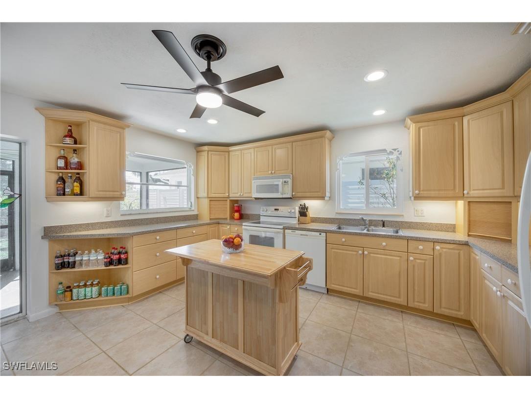 736 92nd Avenue N Naples FL 34108 225080289 image9