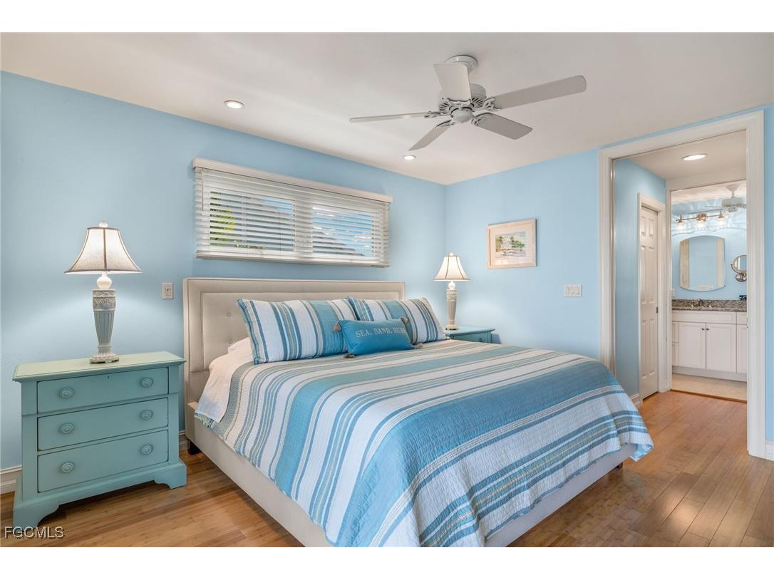 736 Durion Court Sanibel FL 33957 2025017488 image21