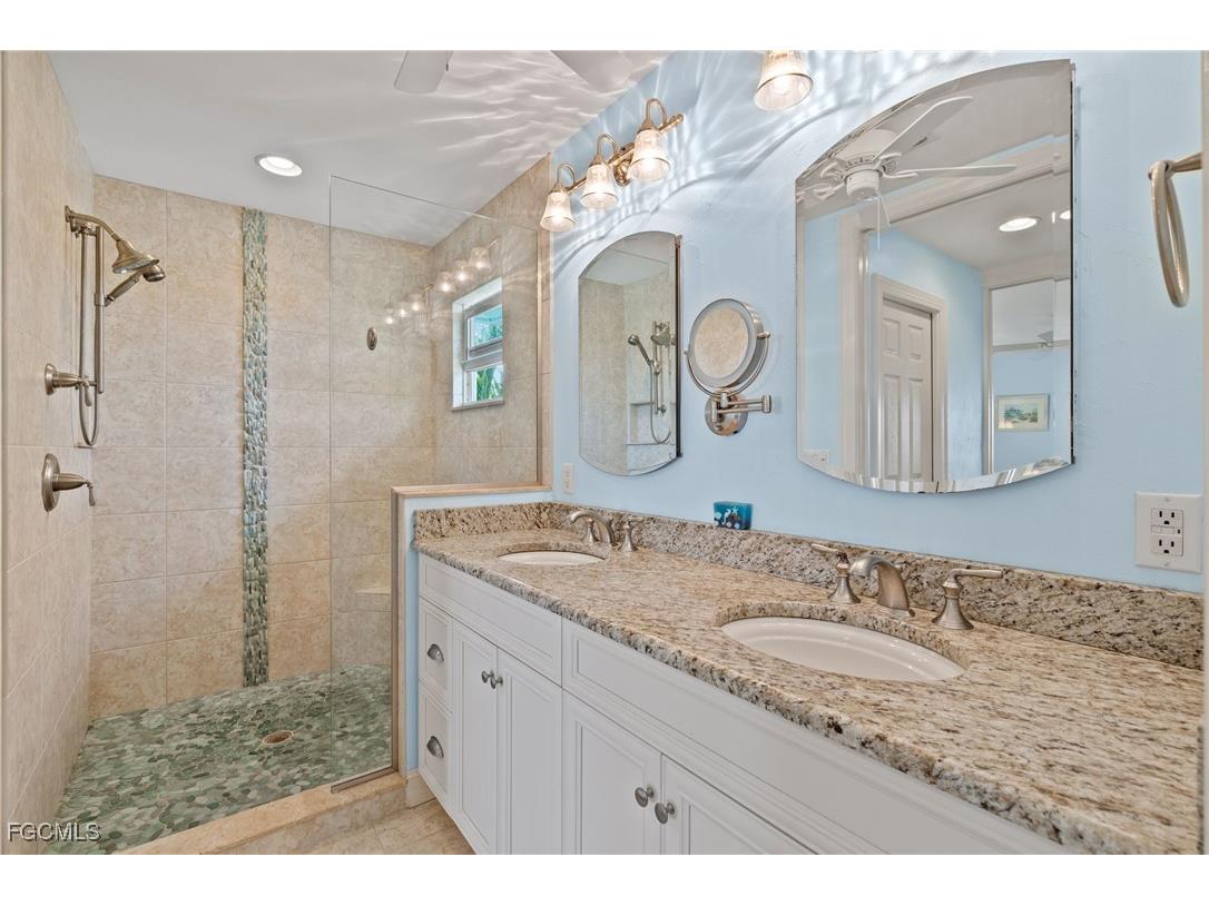 736 Durion Court Sanibel FL 33957 2025017488 image22