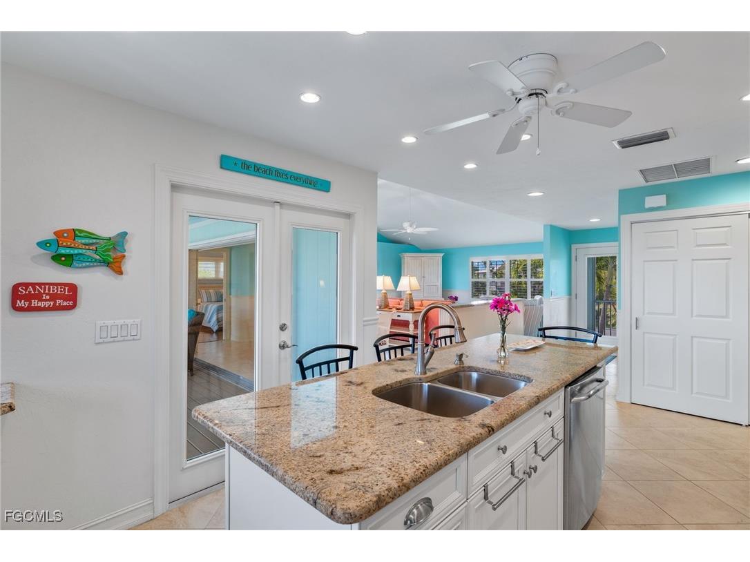 736 Durion Court Sanibel FL 33957 2025017488 image8