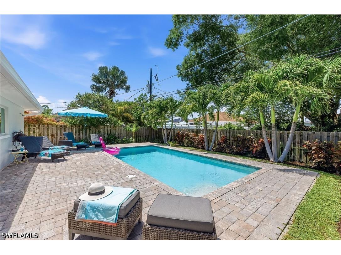 737 91st Avenue N Naples FL 34108 226020484 image1