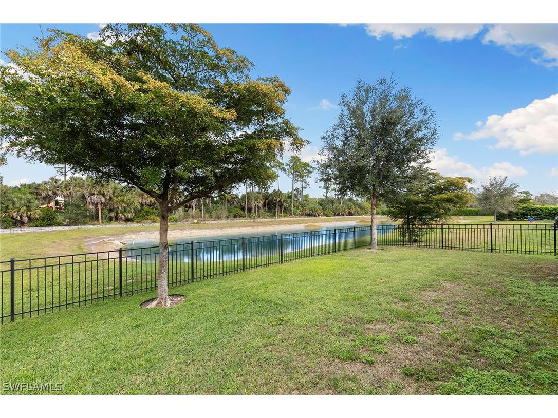 737 Hadley Street W Naples FL 34104 226008816 image2