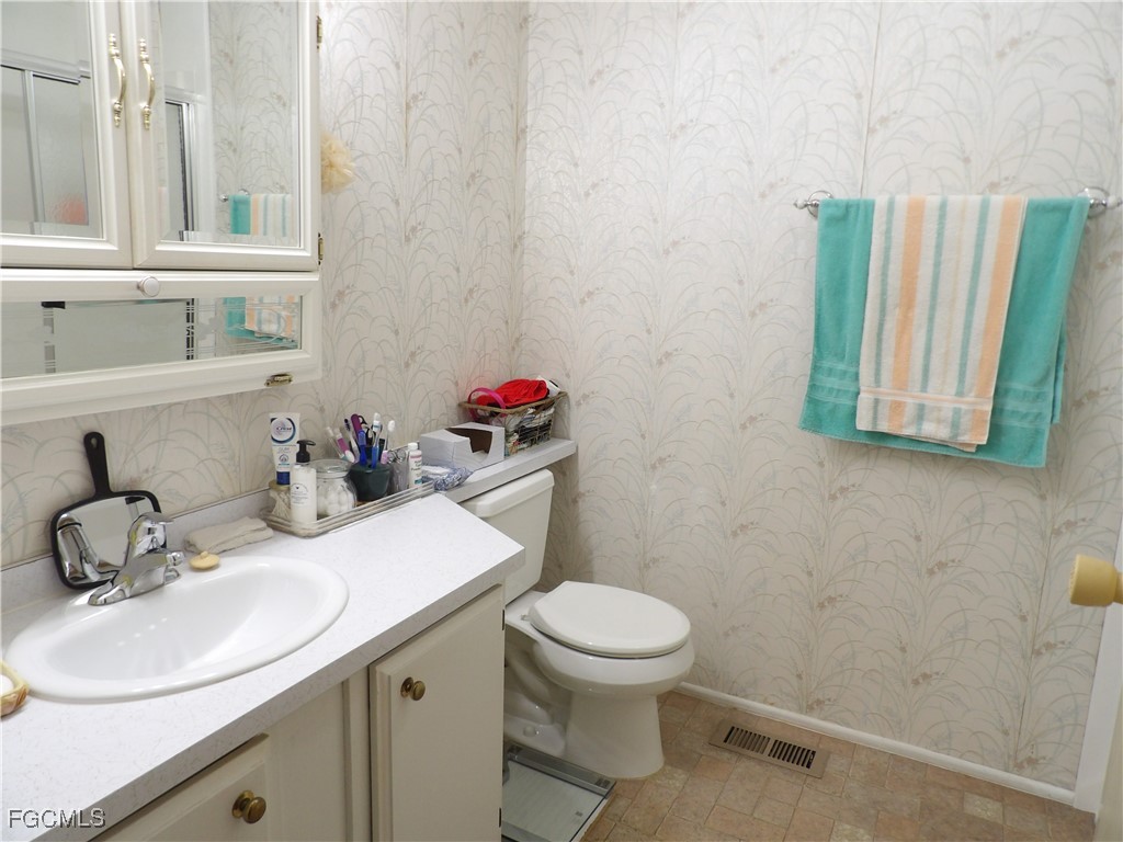 737 Knotty Pine Circle North Fort Myers FL 33917 2025015911 image12