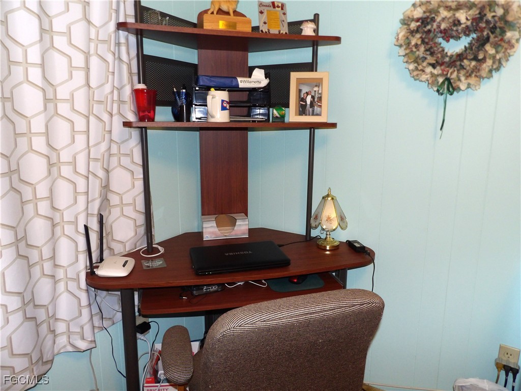 737 Knotty Pine Circle North Fort Myers FL 33917 2025015911 image15