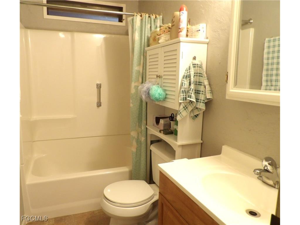 737 Knotty Pine Circle North Fort Myers FL 33917 2025015911 image16