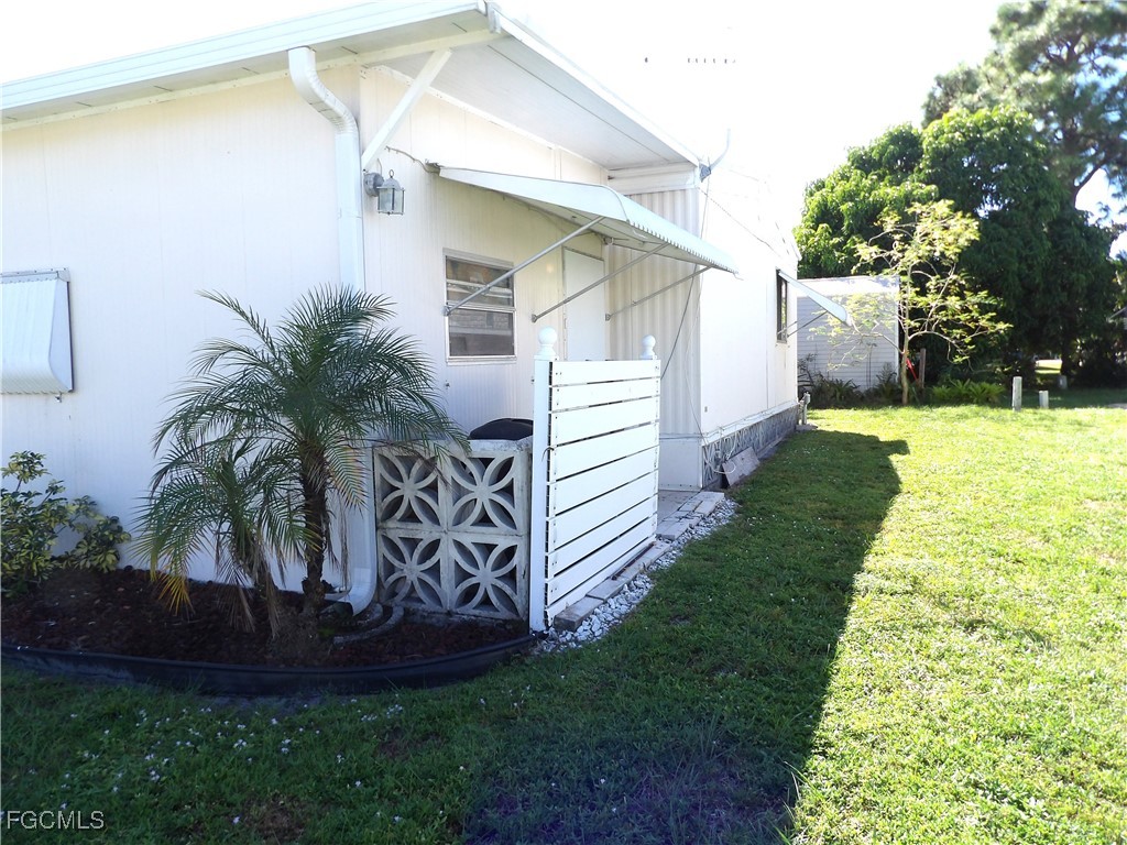737 Knotty Pine Circle North Fort Myers FL 33917 2025015911 image3