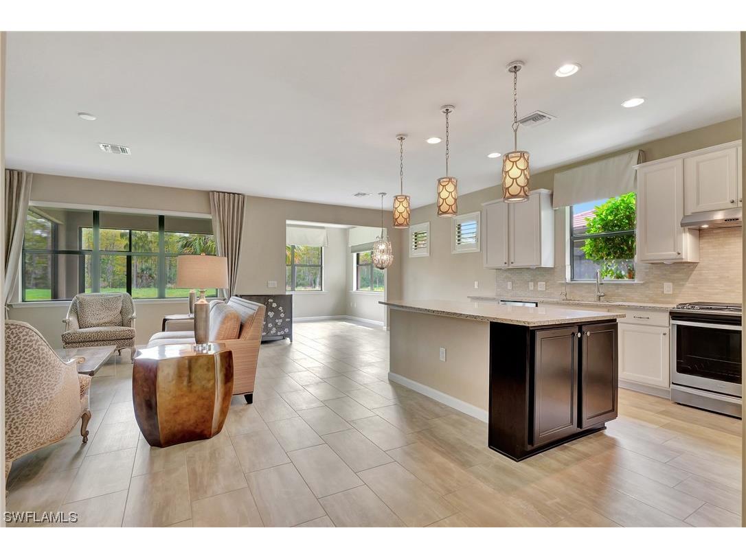 7370 Mockingbird Court Naples FL 34114 223042888 image1