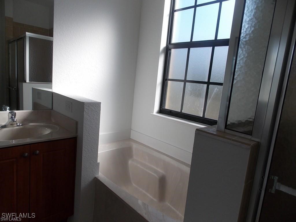 7376 Bristol Circle Naples FL 34120 225057800 image5