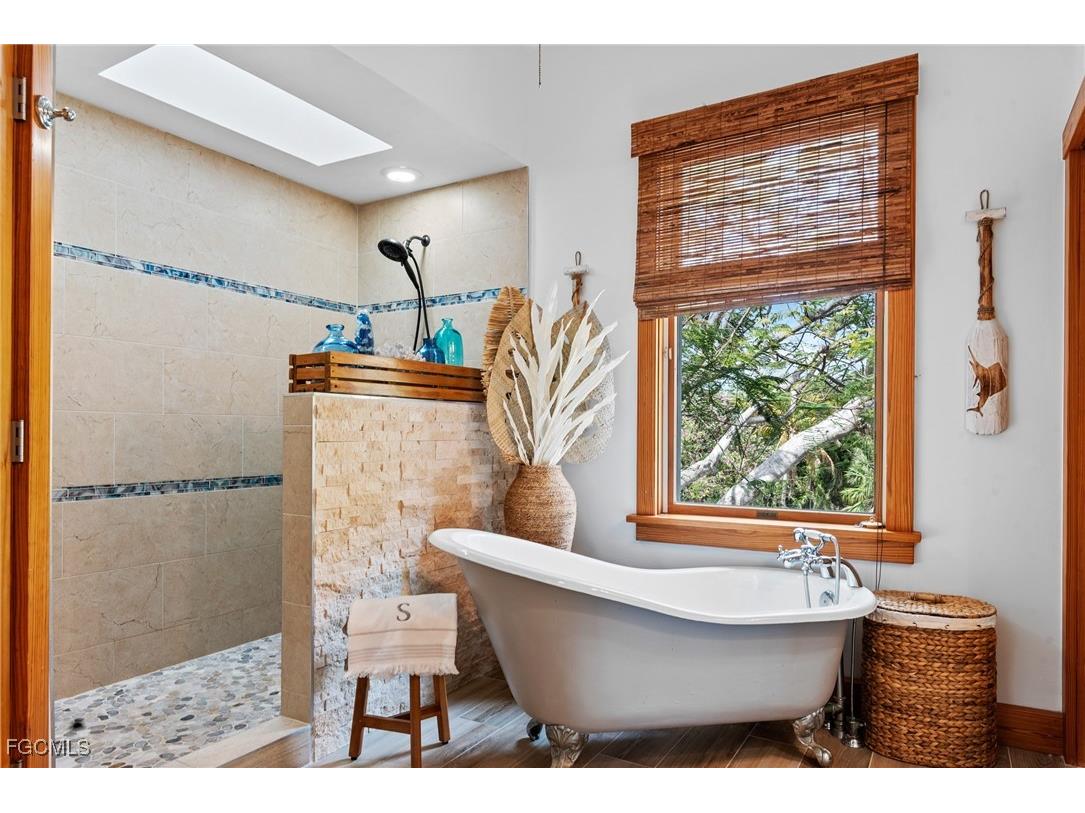 7377 Pineland Road Bokeelia FL 33922 2025017377 image15