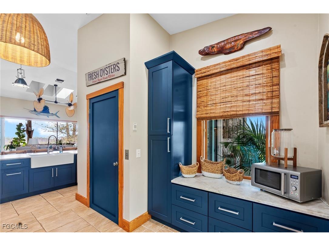 7377 Pineland Road Bokeelia FL 33922 2025017377 image8