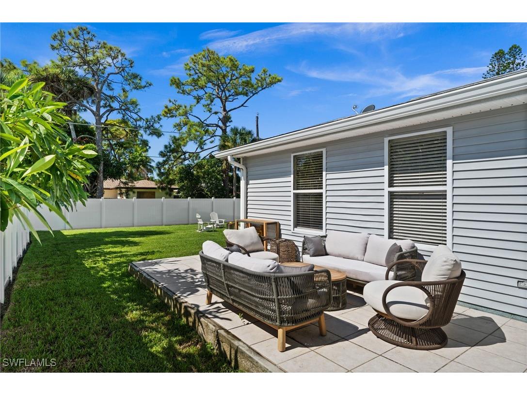 738 95th Avenue N Naples FL 34108 225067609 image24