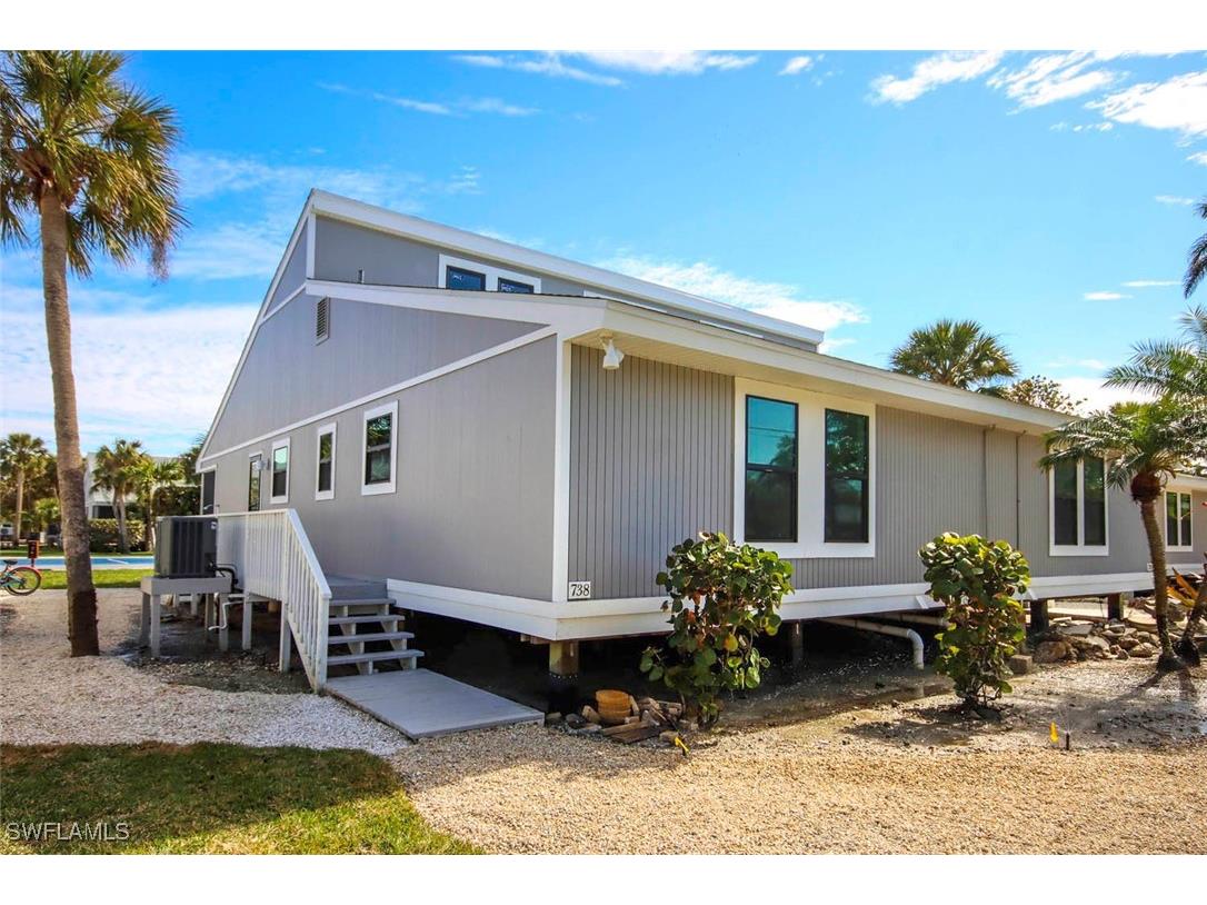 738 Donax Street Sanibel FL 33957 225011047 image1