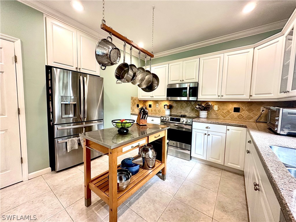 738 Park Avenue Naples FL 34110 226009396 image10