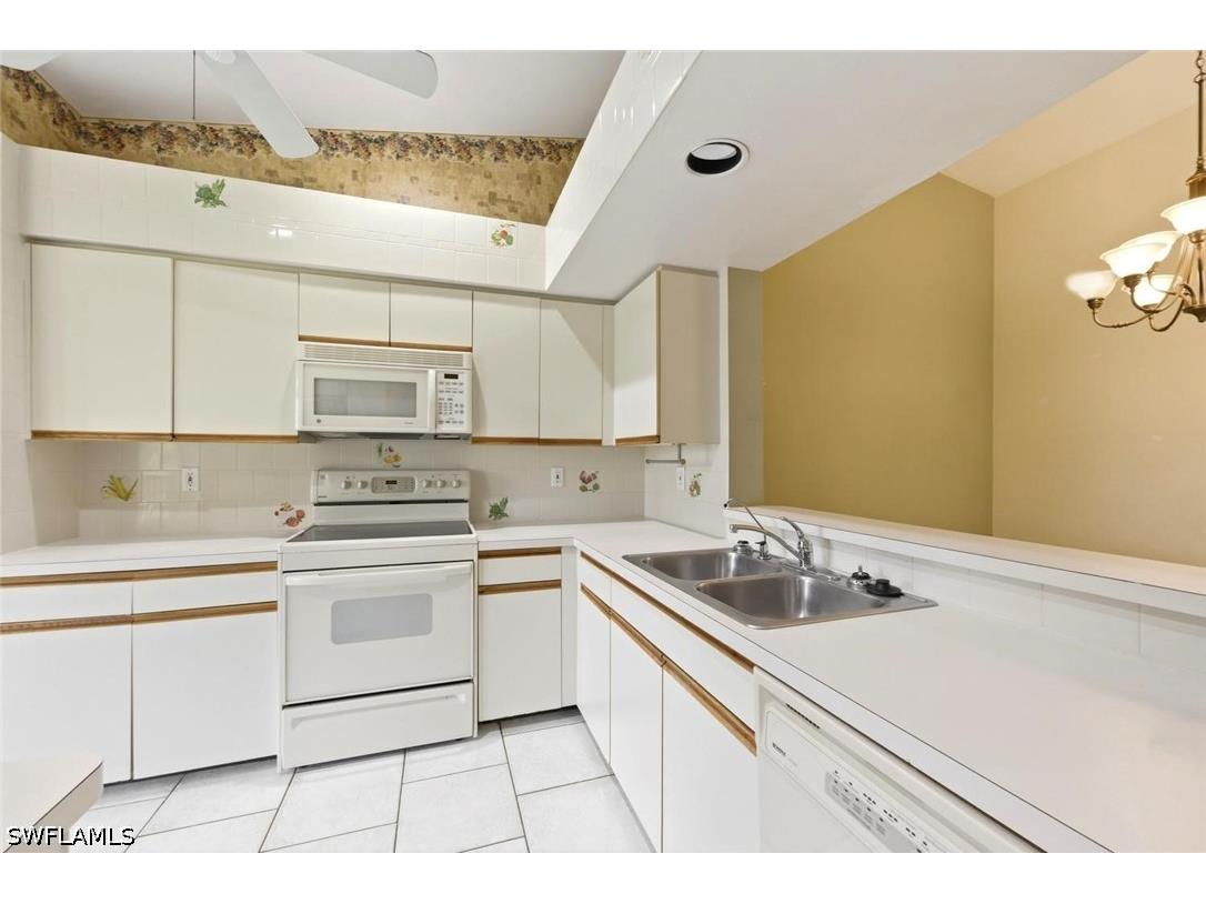 7380 Saint Ives Way #1305 Naples FL 34104 226018413 image9