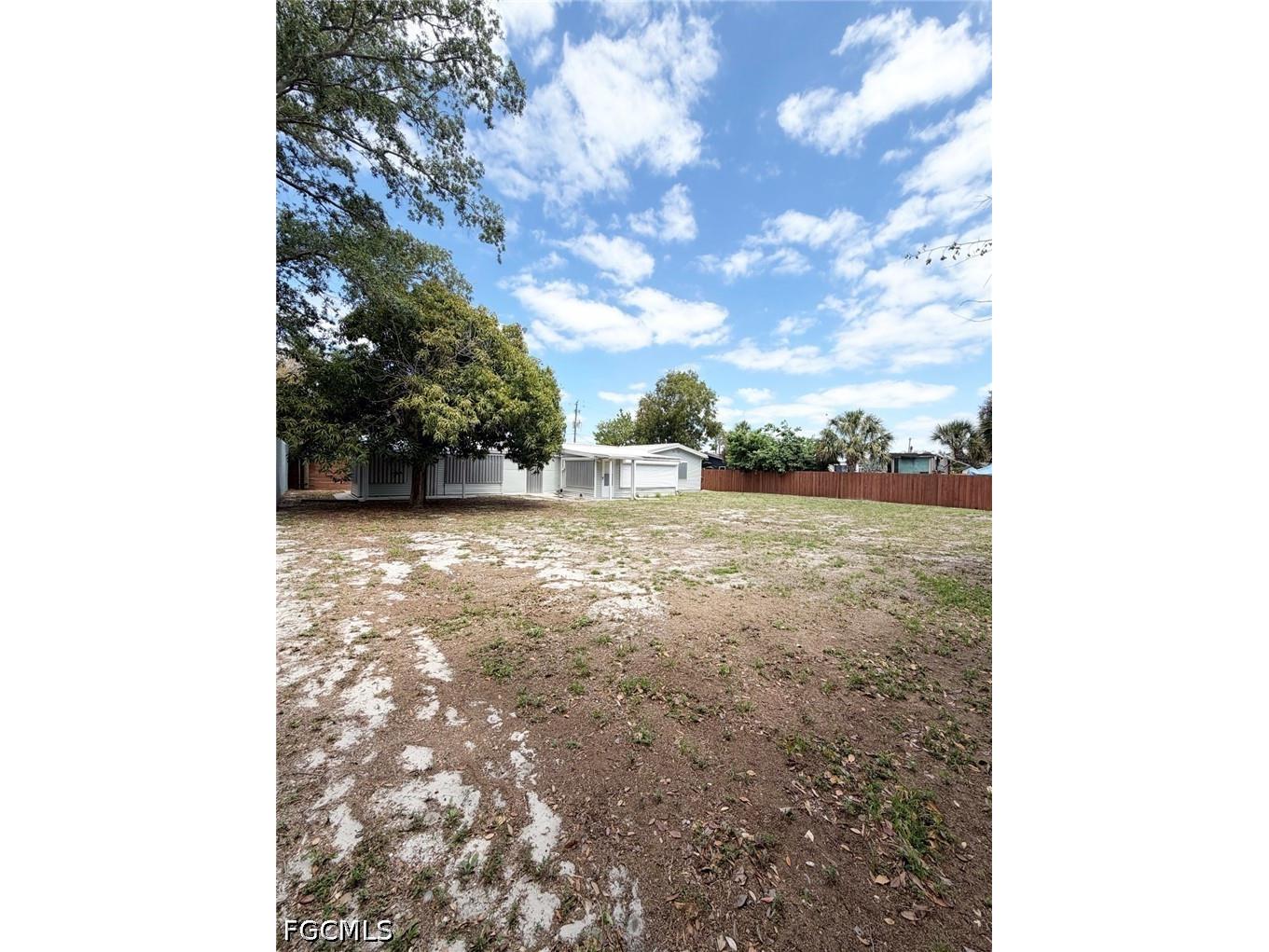 7386 Pine Drive Fort Myers FL 33967 2026017538 image18