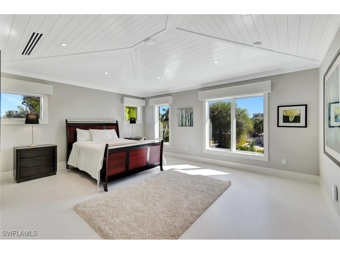 739 5th Avenue N Naples FL 34102 226005784 image28