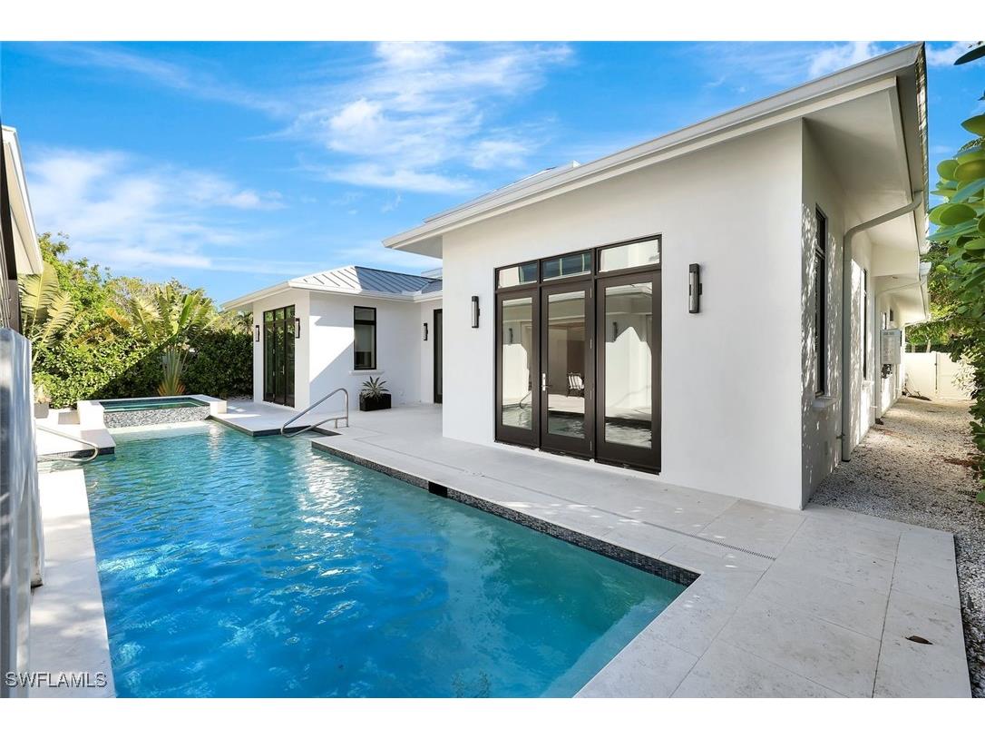 739 5th Avenue N Naples FL 34102 226005784 image48