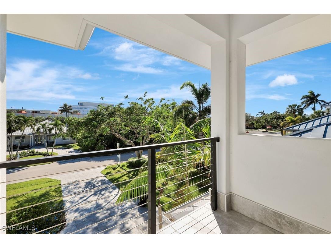 739 5th Avenue N Naples FL 34102 226005784 image49